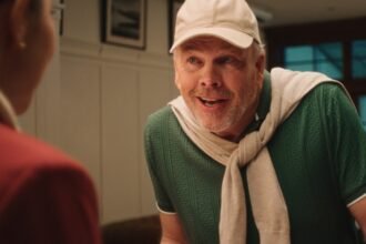 Viral Quebec Tourist Square lets Americans know they are welcome