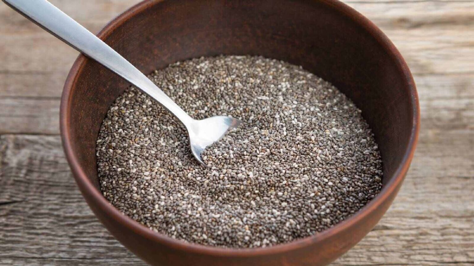 Benefits of Chia Seed Skin: How to Use These Small Superfoods in Your Skin Care Routine